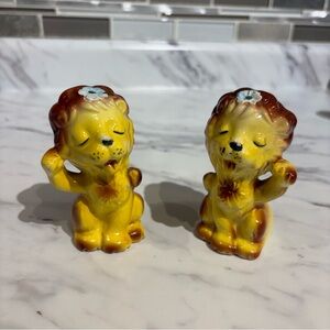 Vintage Anthropomorphic Lions Salt & Pepper Shakers set Japan